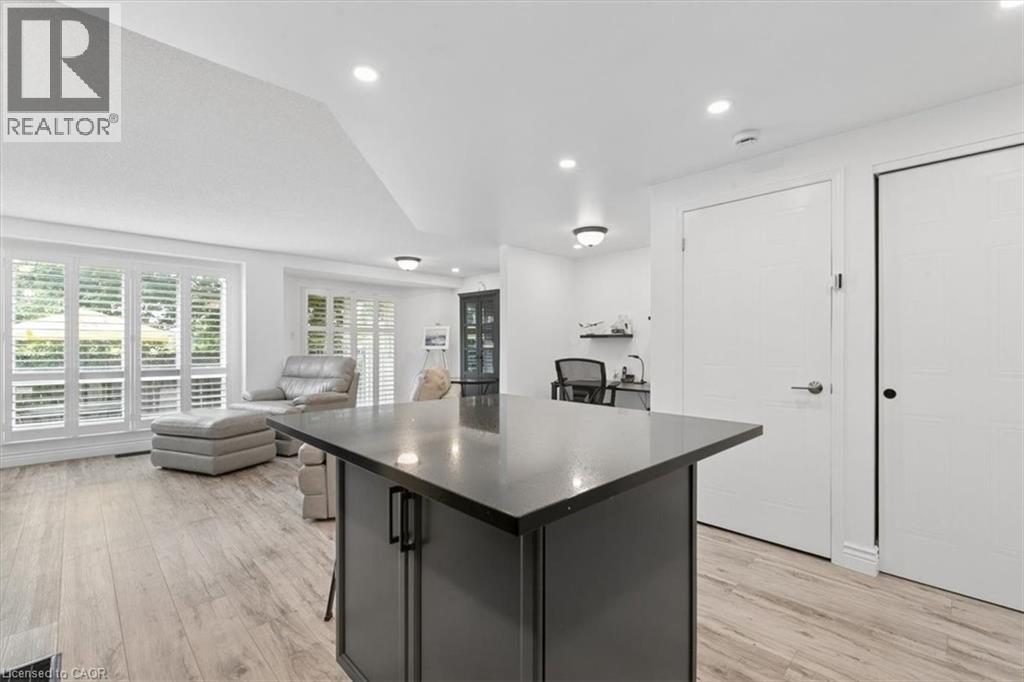 256 TAIT Crescent - 15