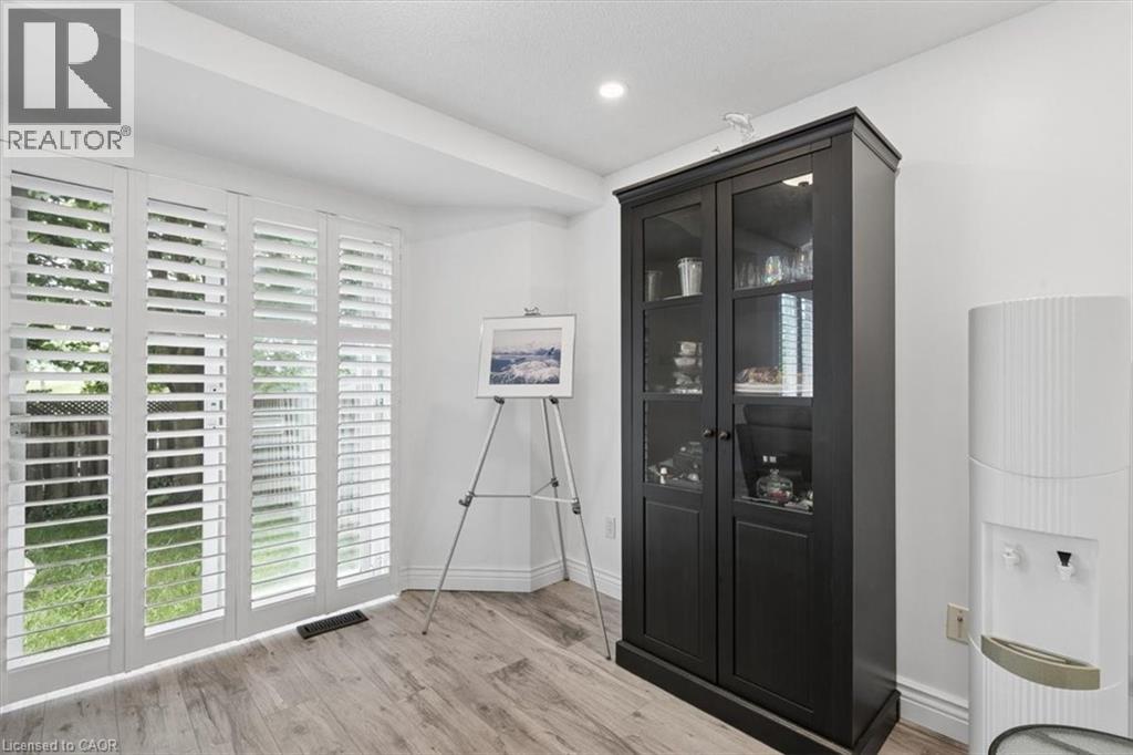 256 TAIT Crescent - 20