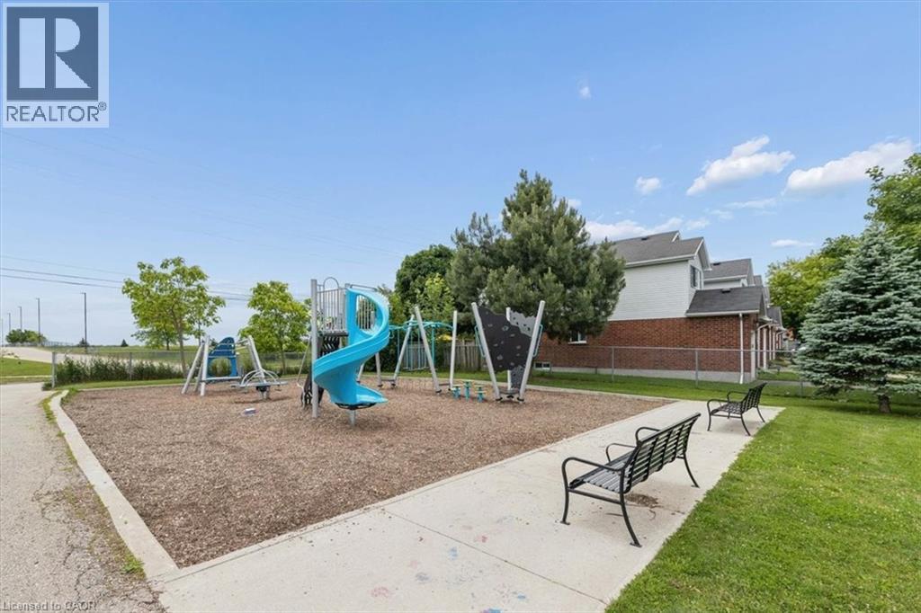 256 TAIT Crescent - 3