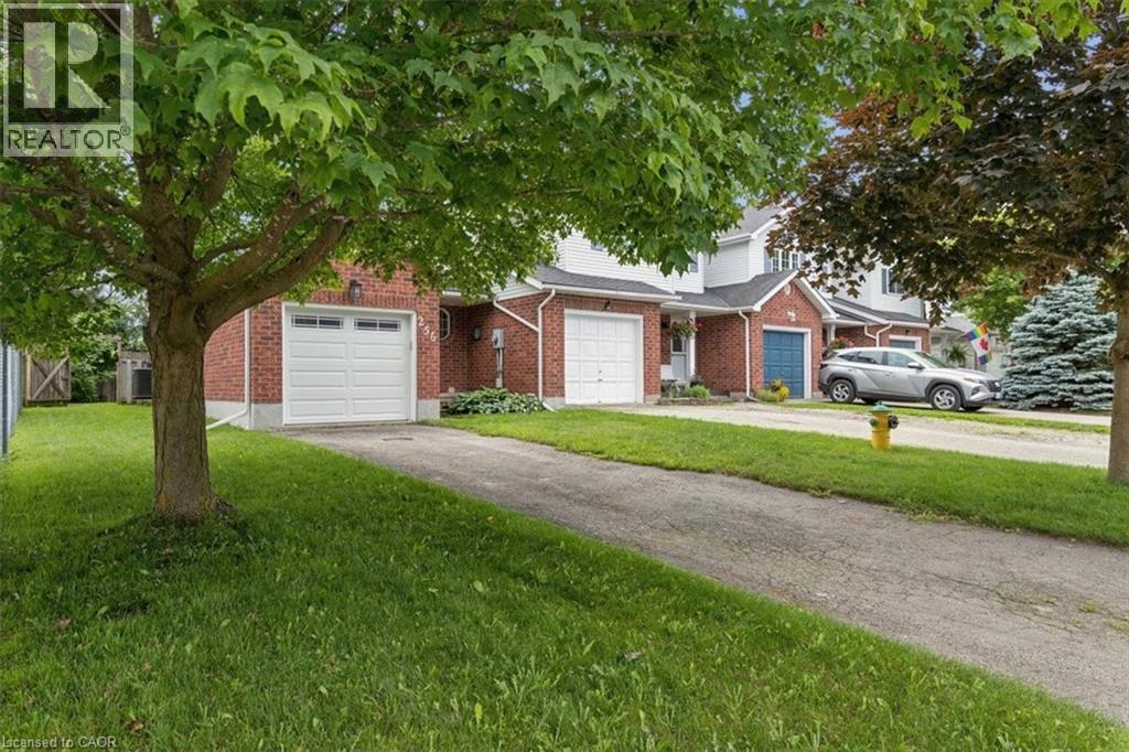 256 TAIT Crescent - 6