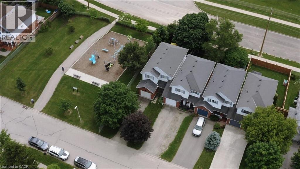 256 TAIT Crescent - 1