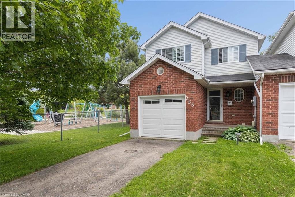 256 TAIT Crescent - 2