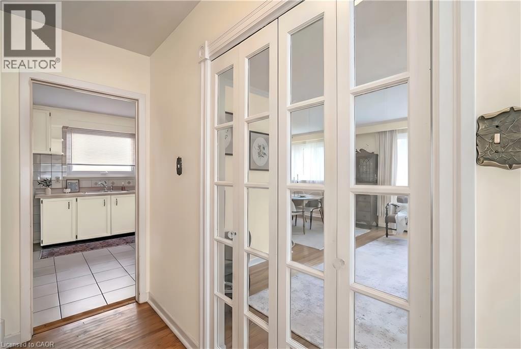 652 ARDLEIGH Crescent - 7