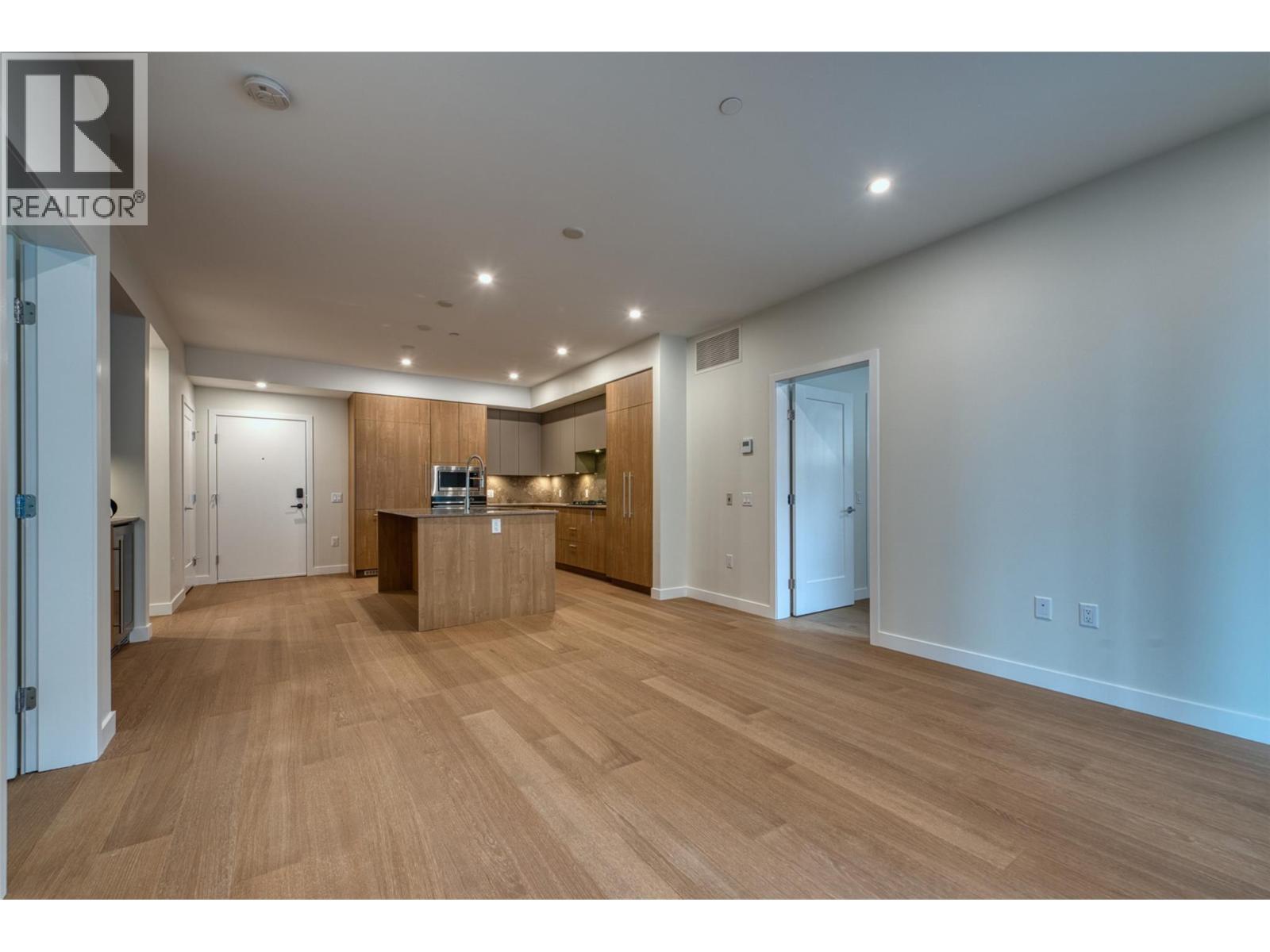#201 9654 Benchland Drive - 24