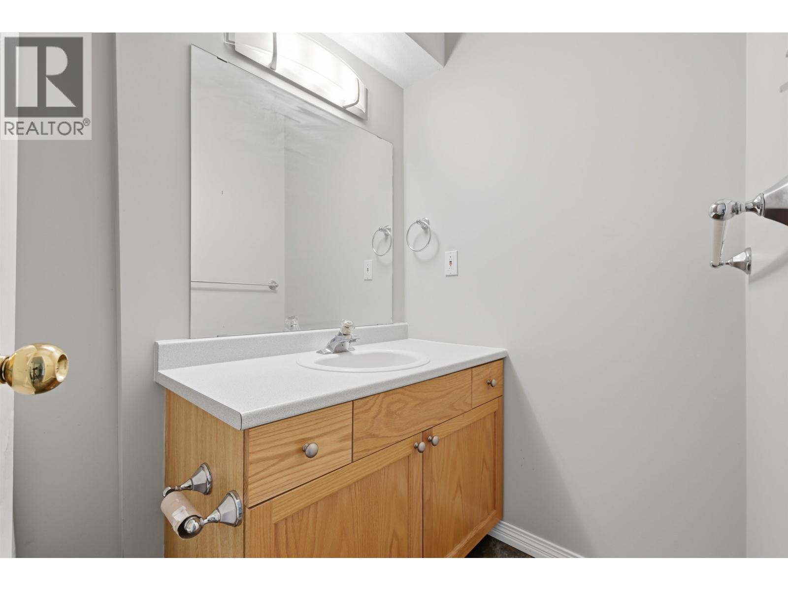 Photo 9 of 30 — 210 3307 WESTWOOD DRIVE · Prince George, BC