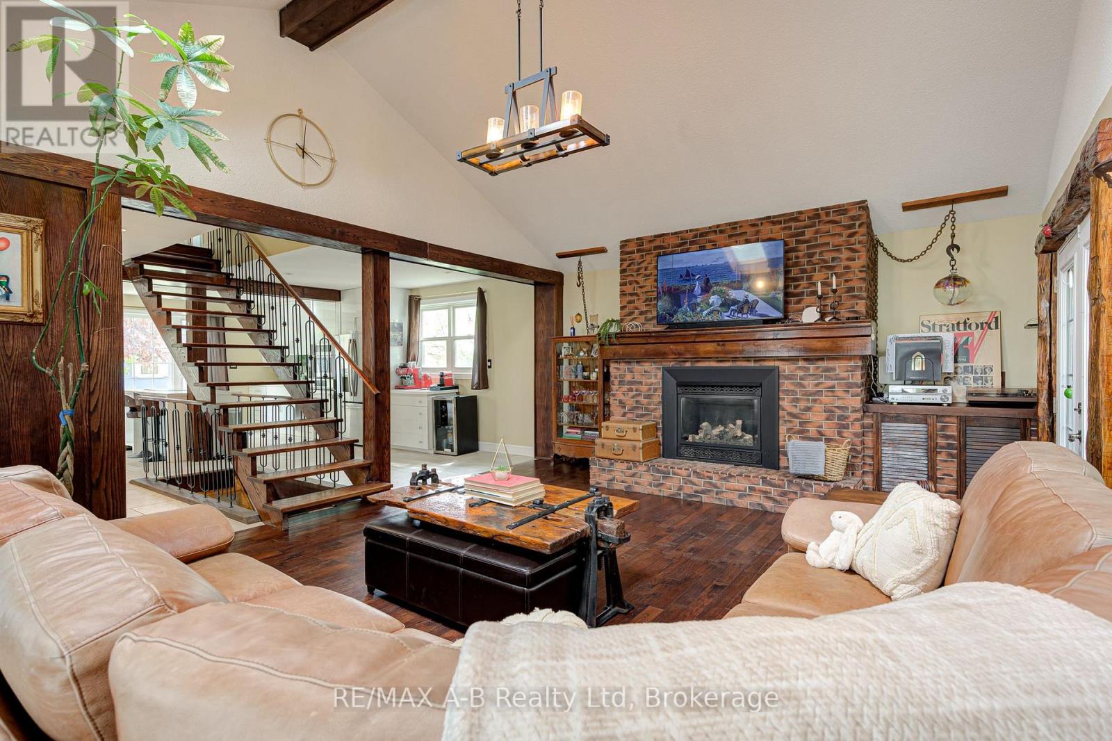 54 CORIANO STREET - 21