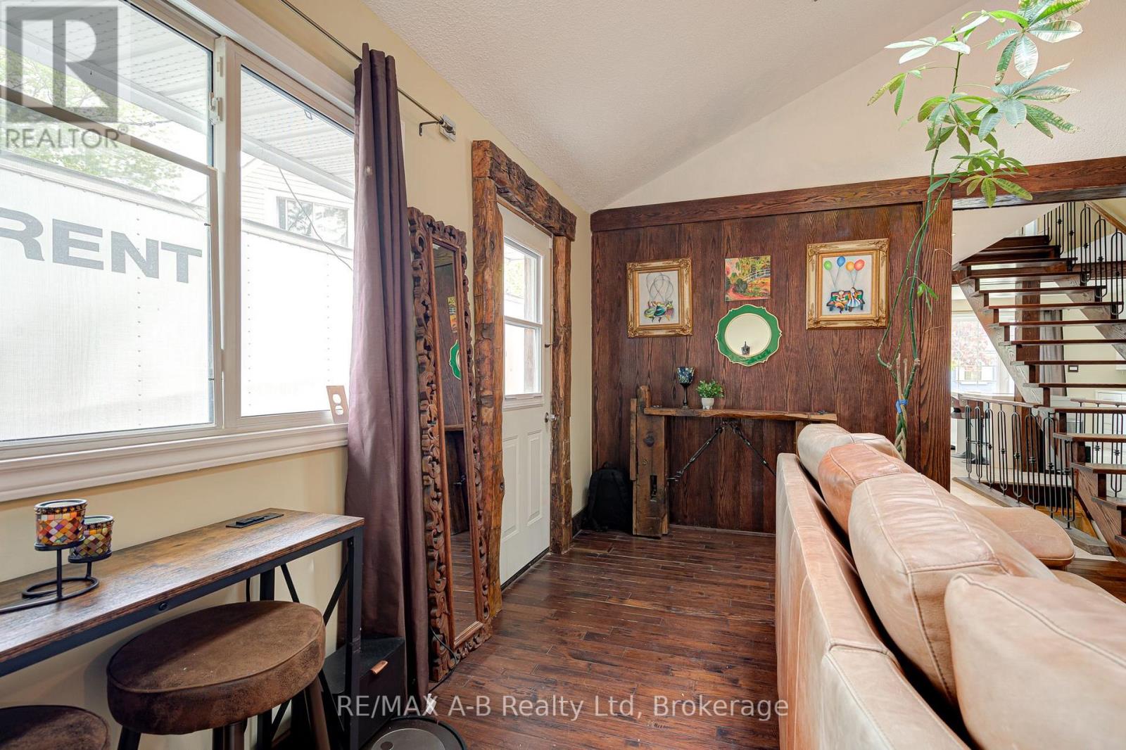 54 CORIANO STREET - 20