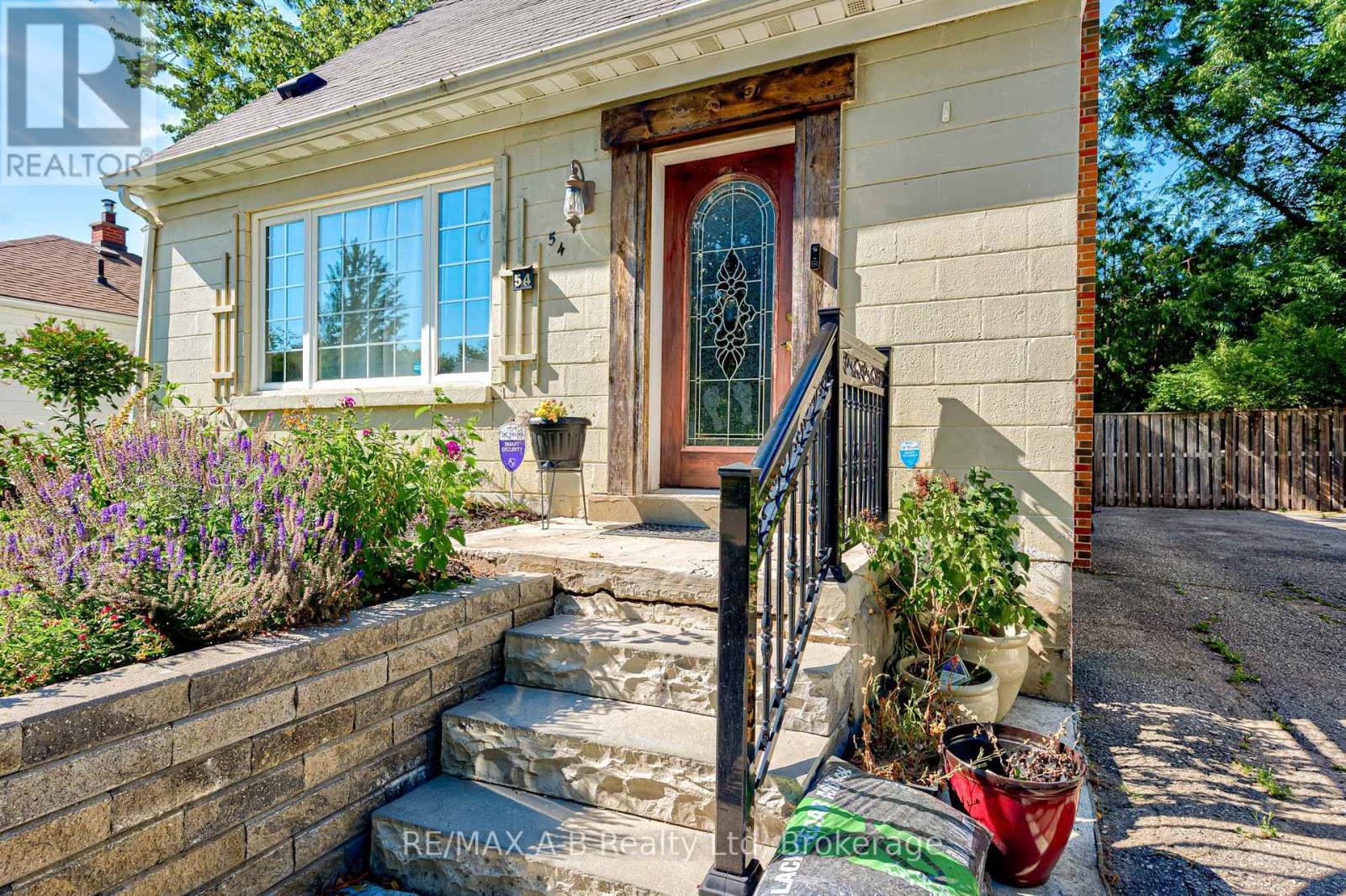 54 CORIANO STREET - 4