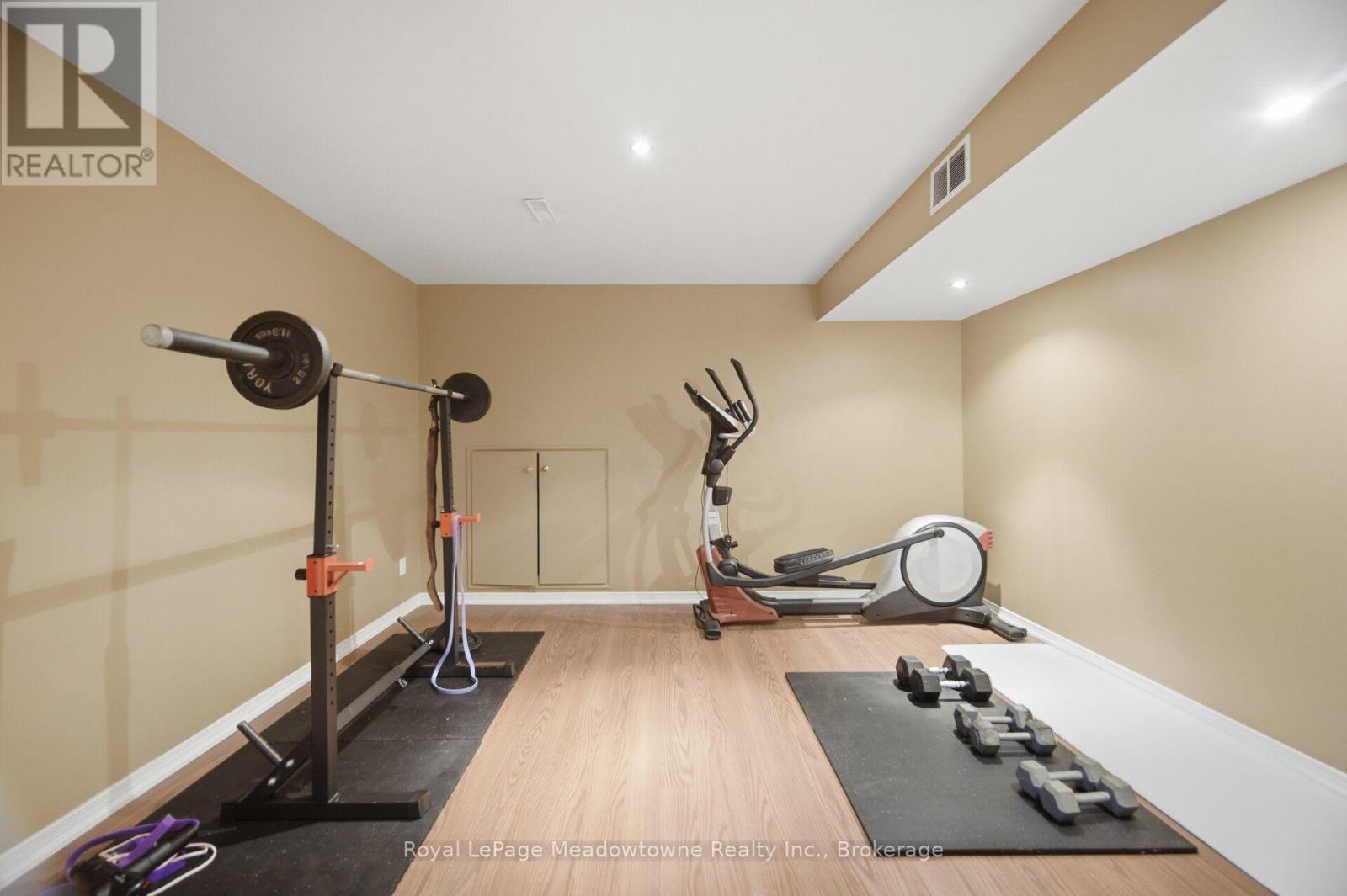 1406 HEARST BOULEVARD - 44