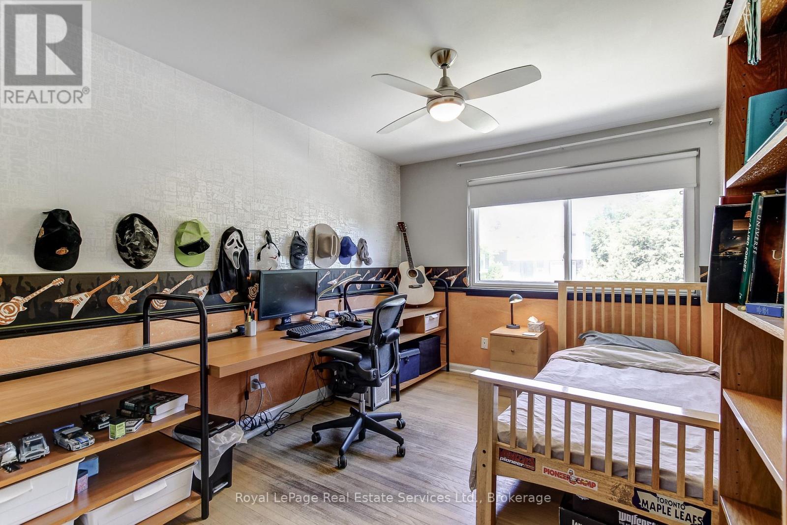 556 TRAFFORD CRESCENT - 24
