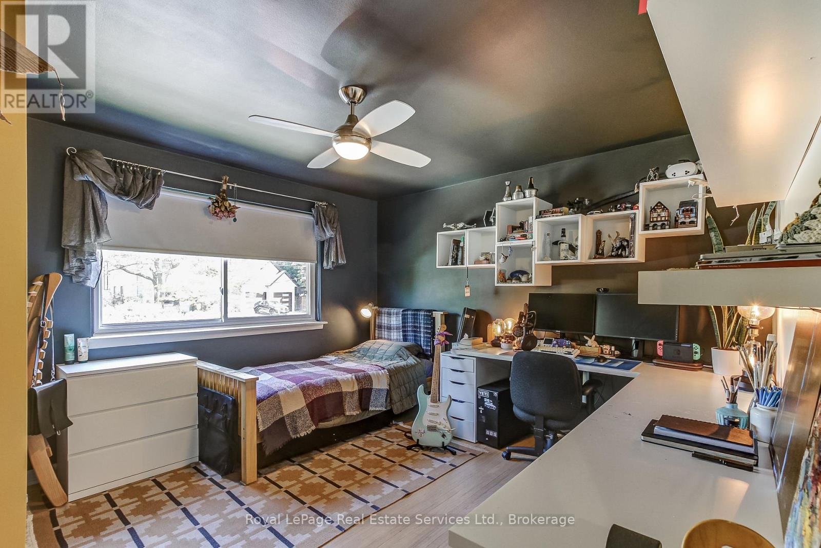556 TRAFFORD CRESCENT - 26