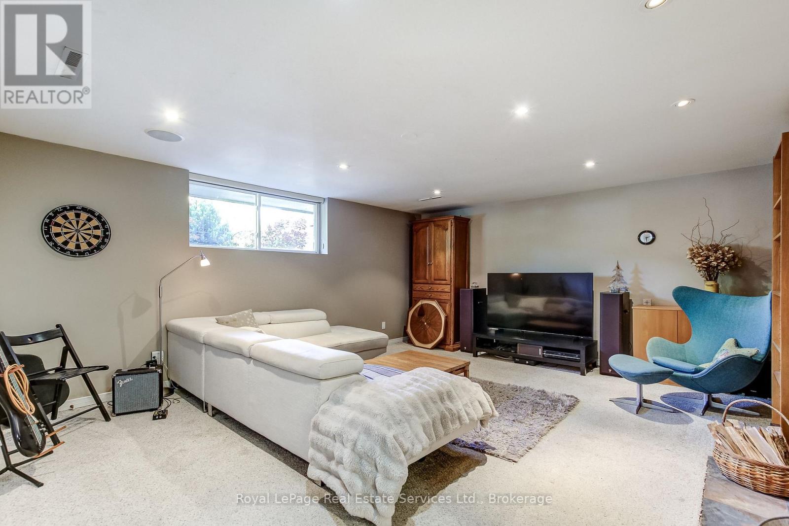 556 TRAFFORD CRESCENT - 29
