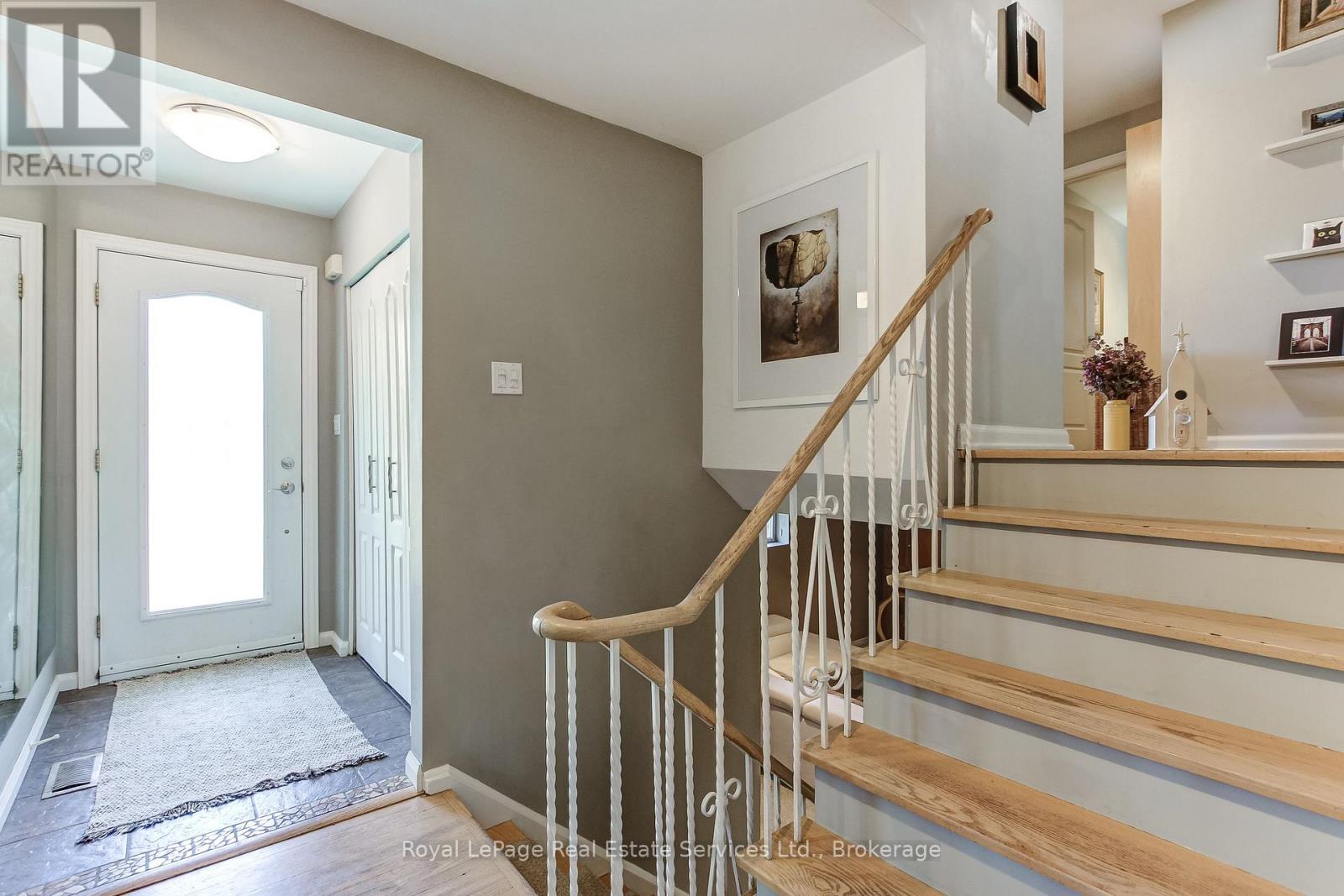 556 TRAFFORD CRESCENT - 3