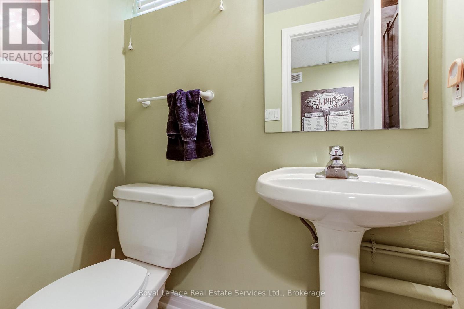 556 TRAFFORD CRESCENT - 33
