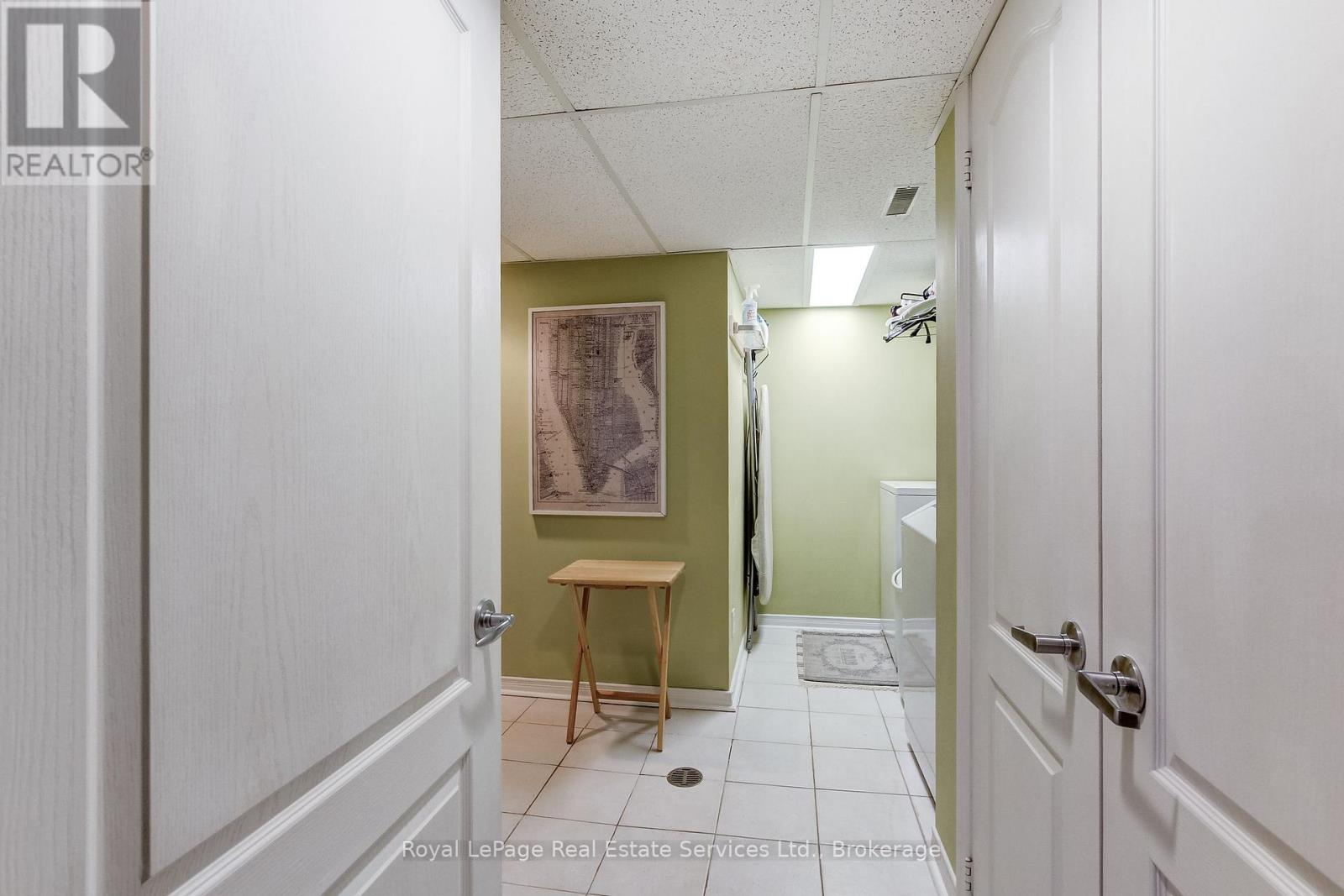 556 TRAFFORD CRESCENT - 35