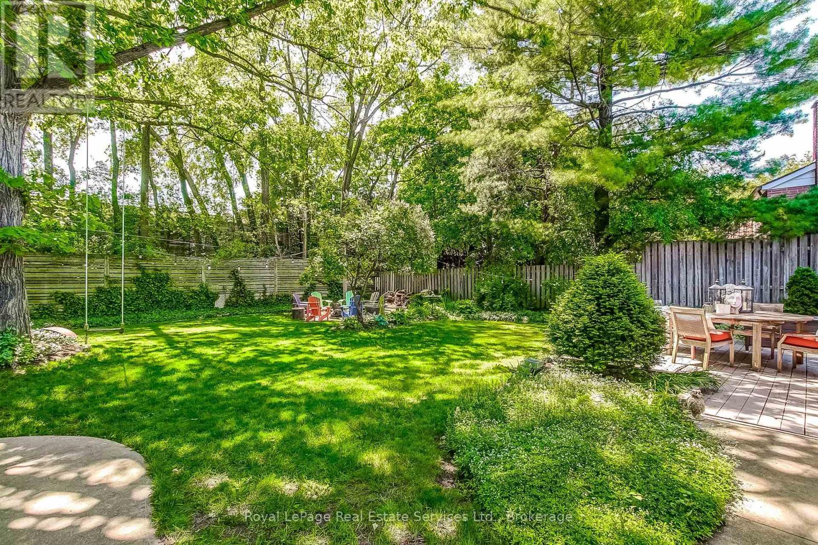556 TRAFFORD CRESCENT - 38