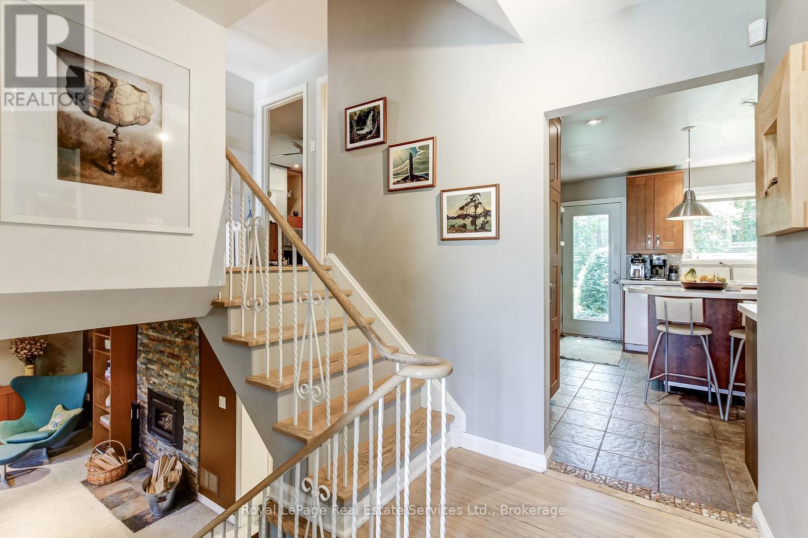 556 TRAFFORD CRESCENT - 4