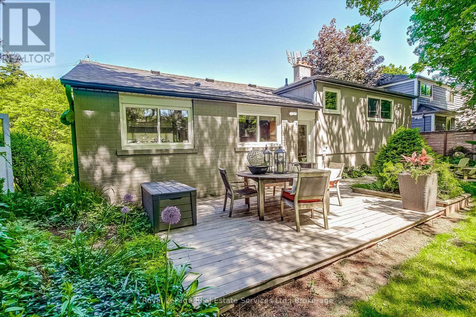 556 TRAFFORD CRESCENT - 40