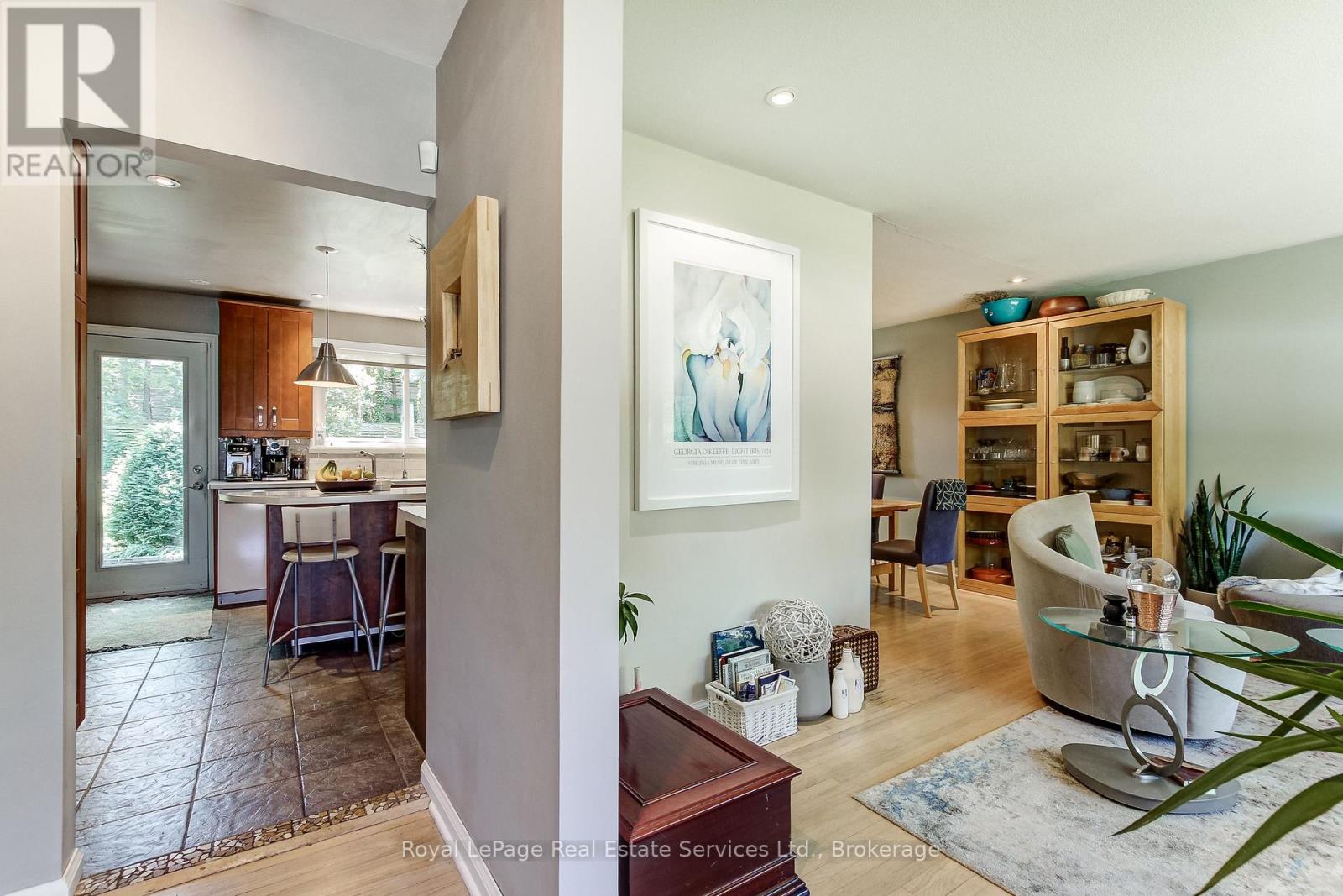 556 TRAFFORD CRESCENT - 6