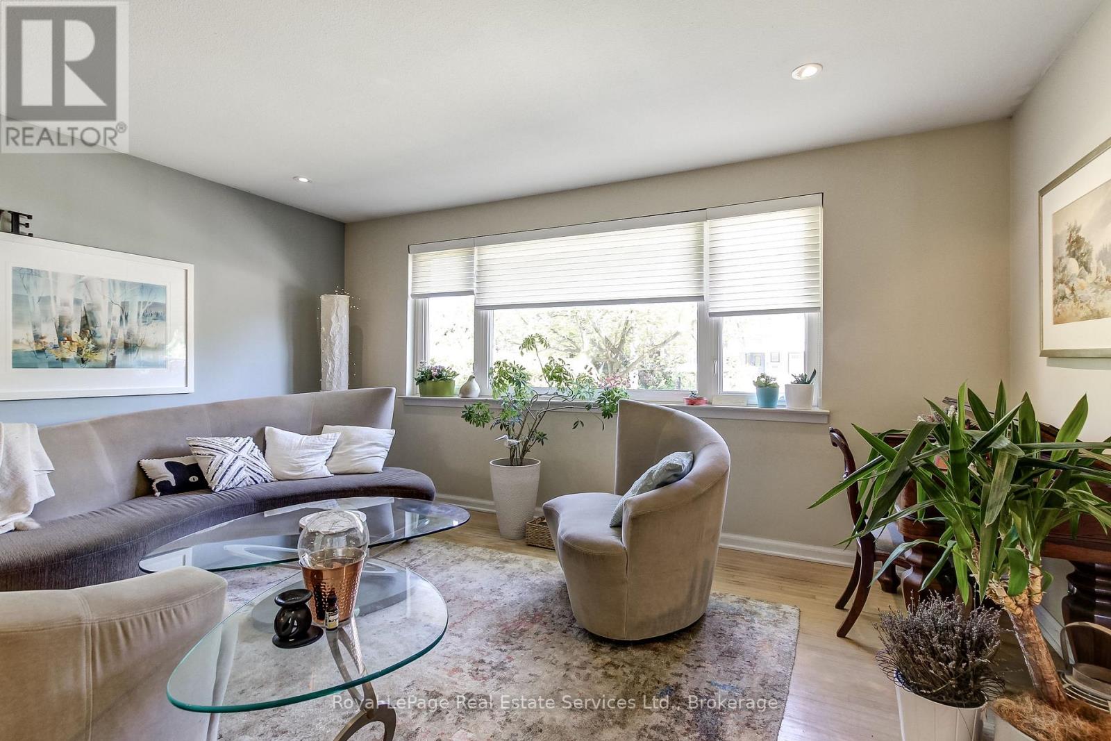 556 TRAFFORD CRESCENT - 7