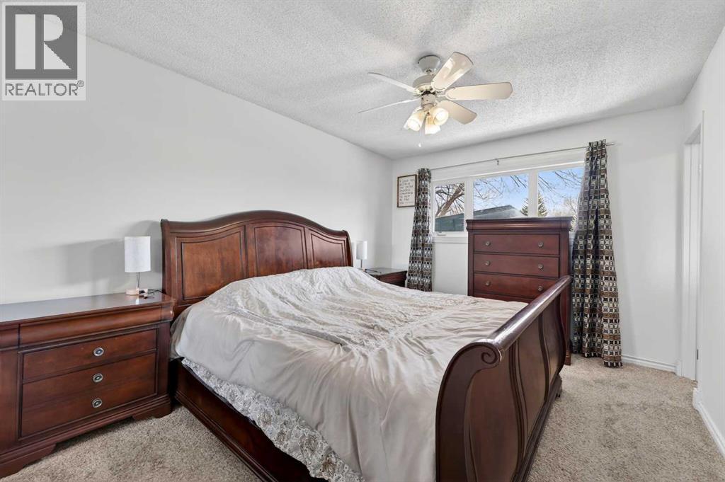 5835 28 Avenue NE - 23