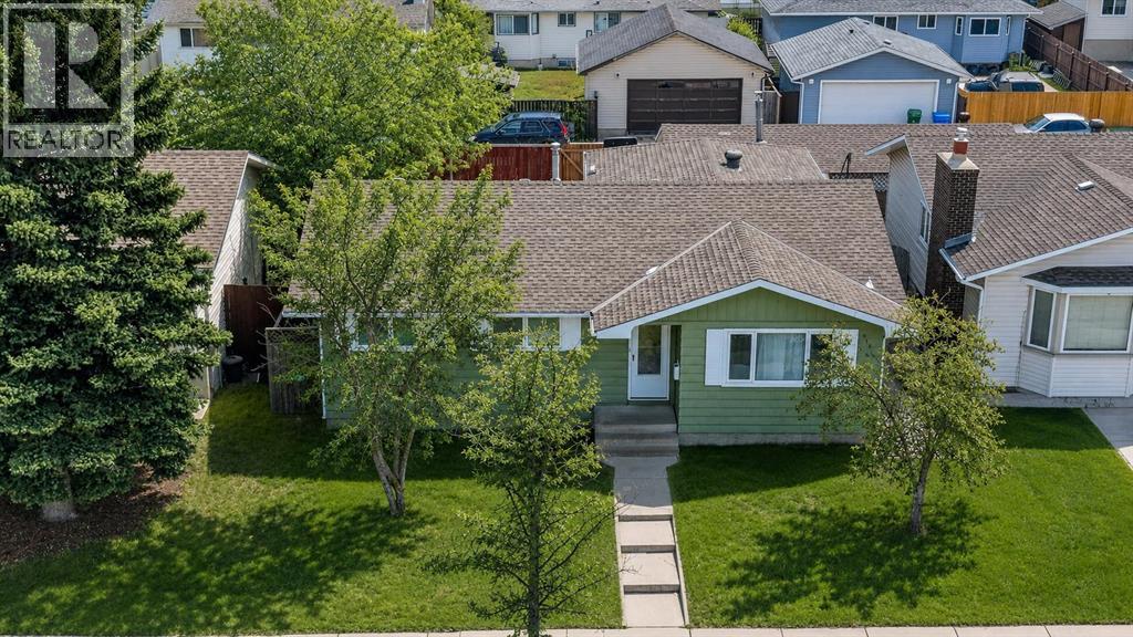 5835 28 Avenue NE - 45