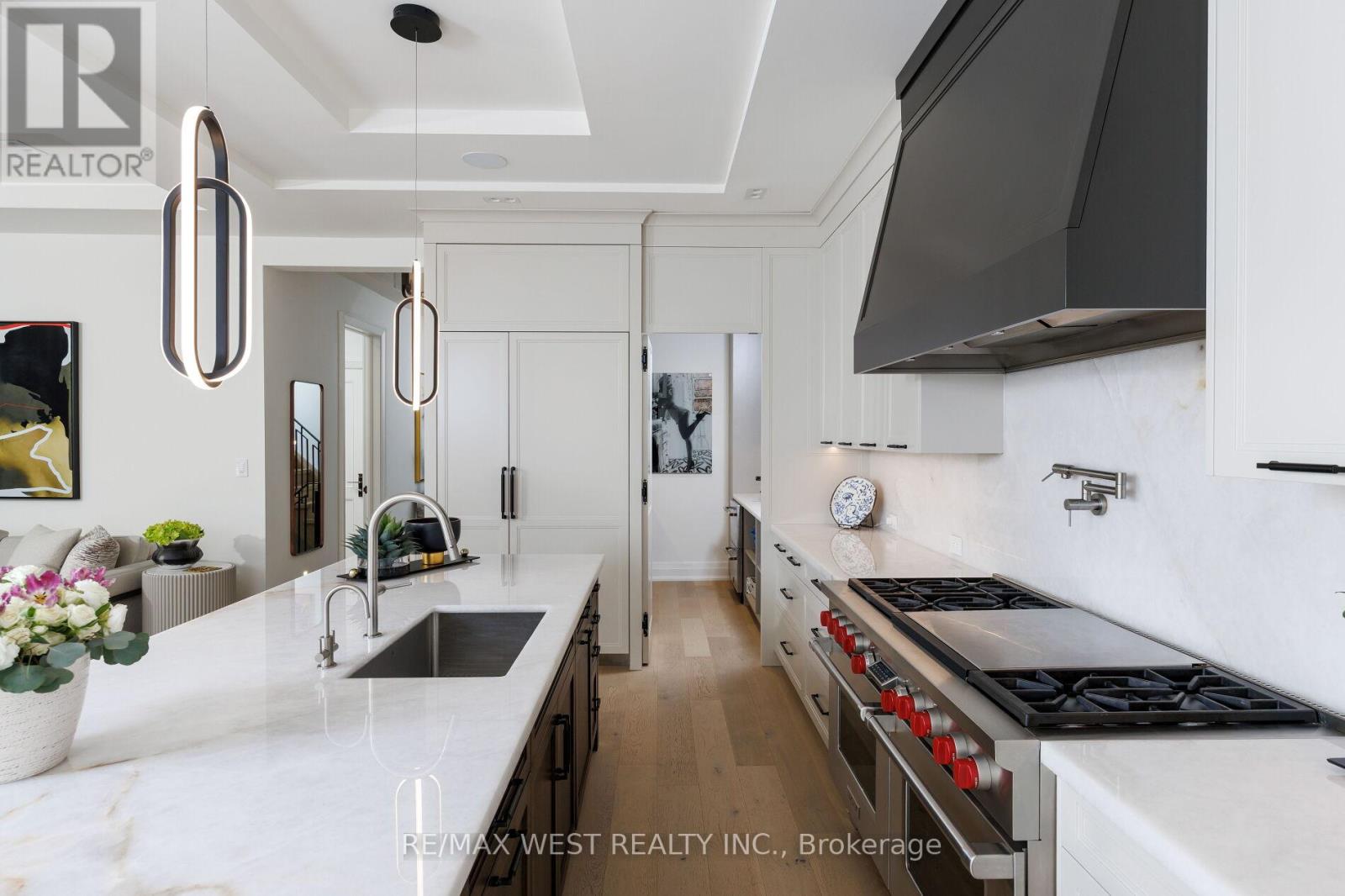 64 THOMPSON AVENUE - Image 14