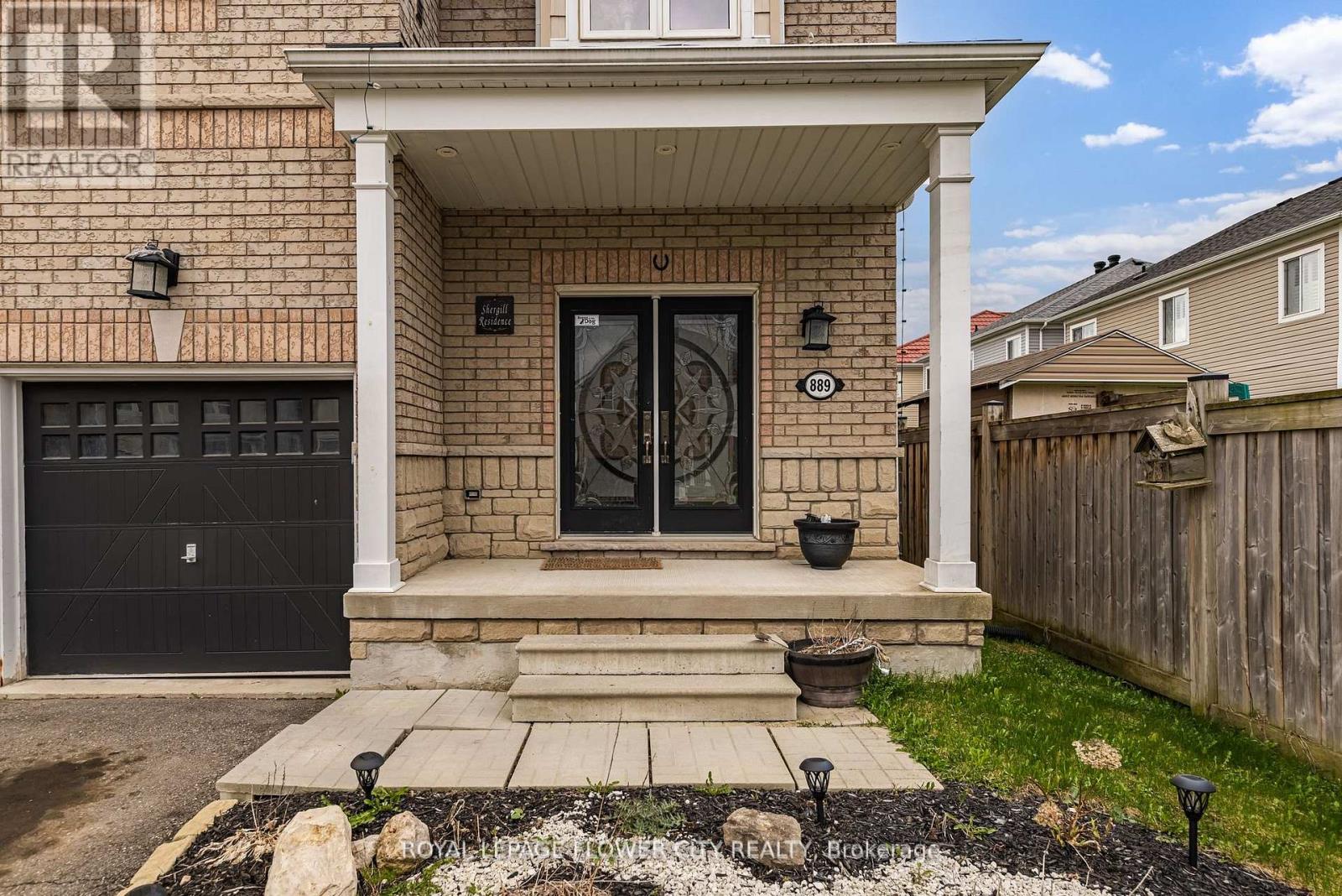 889 O' REILLY CRESCENT - 2