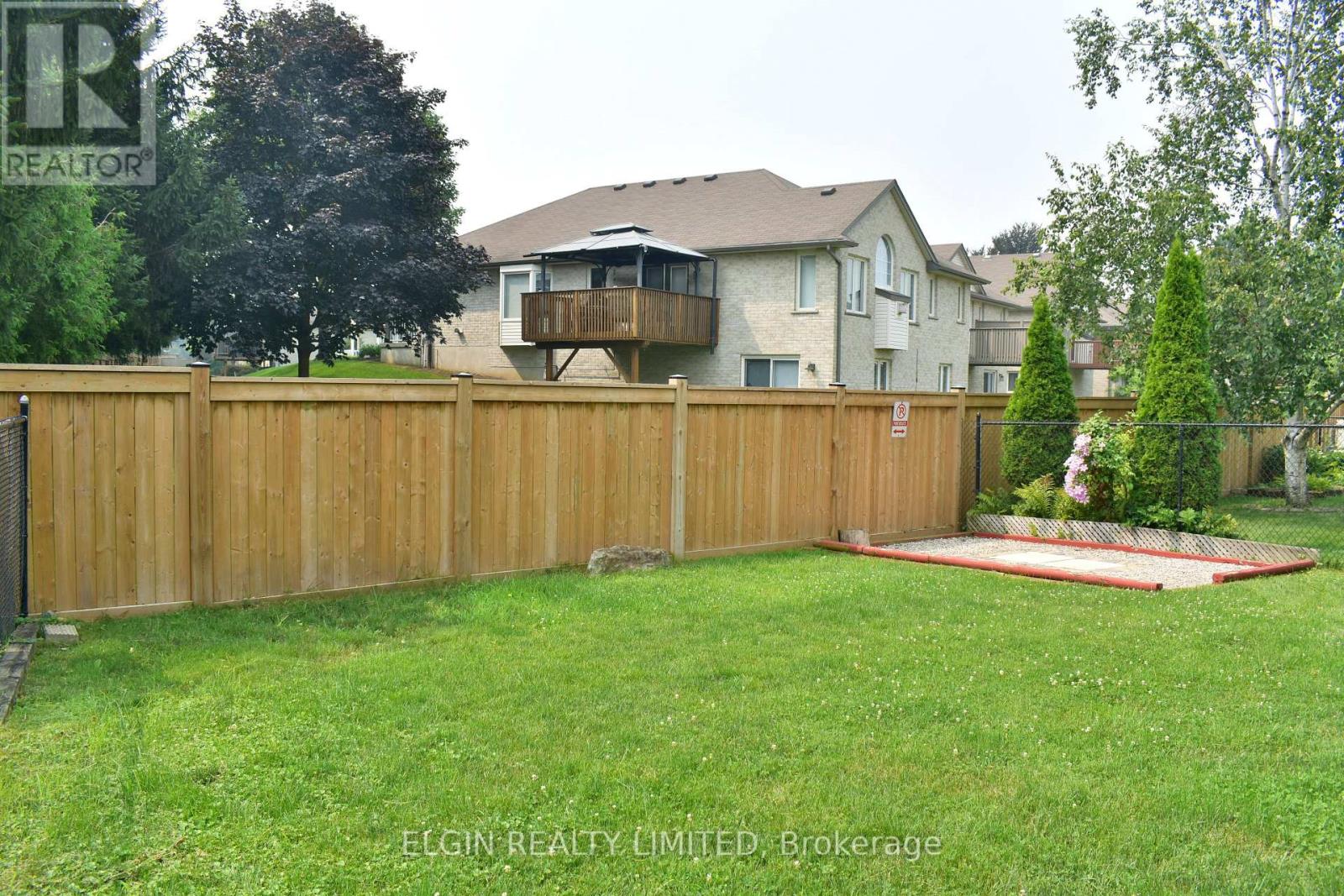 578 WELLINGTON STREET - 32