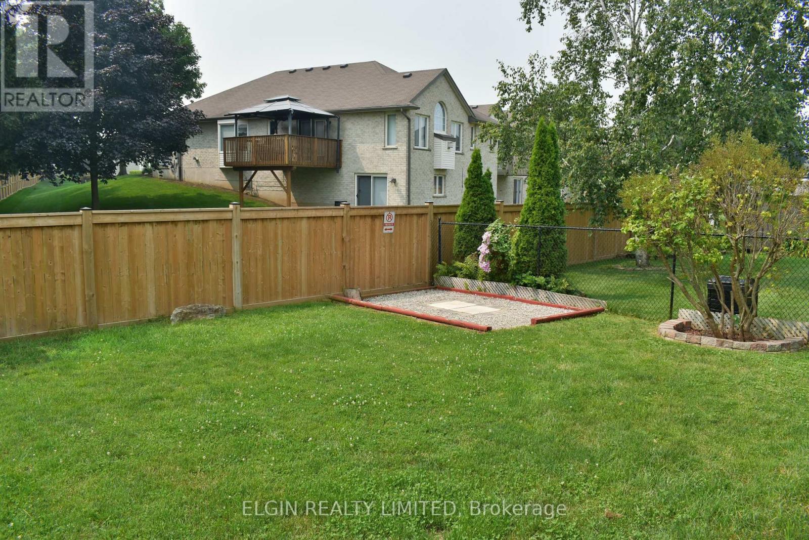 578 WELLINGTON STREET - 35