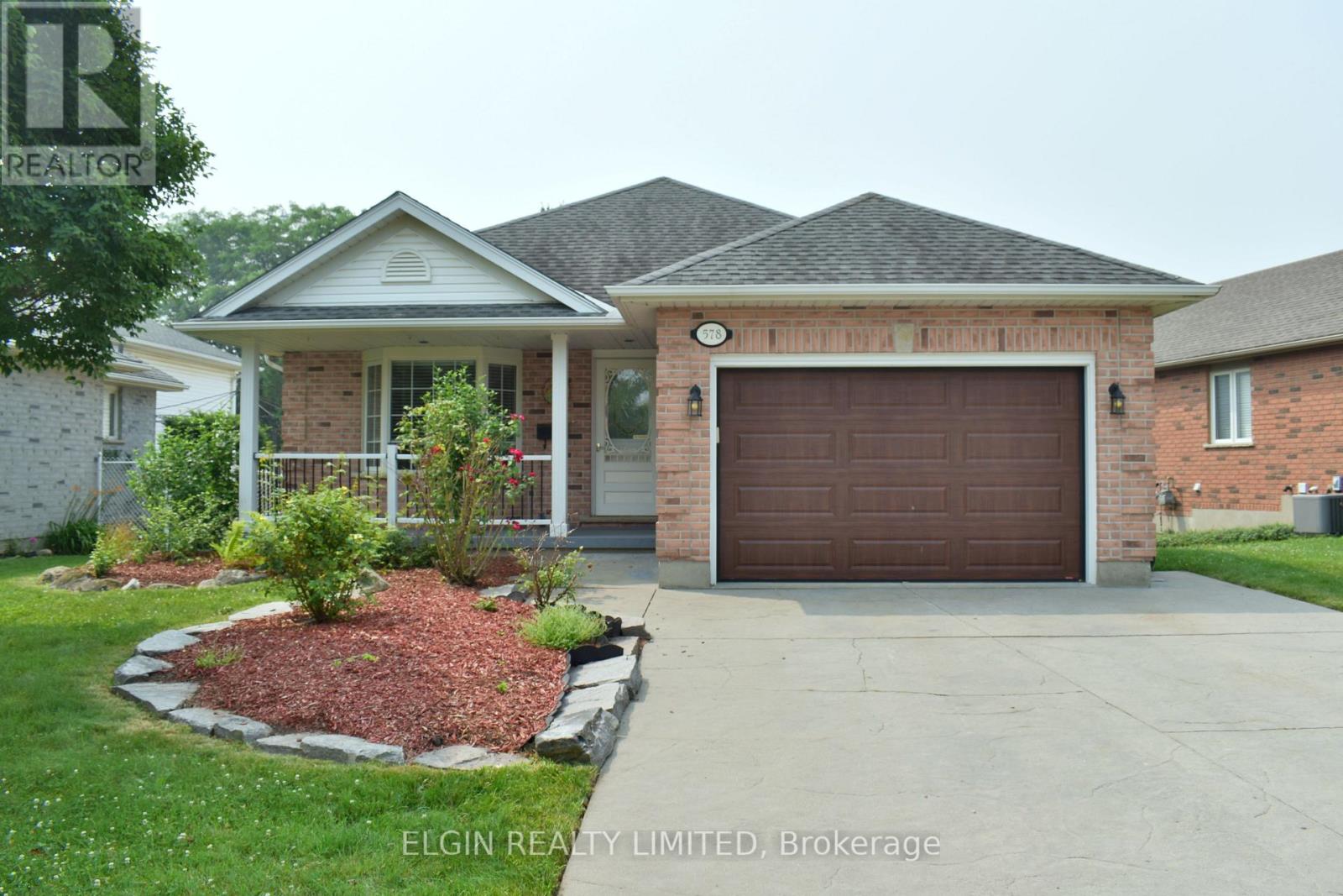 578 WELLINGTON STREET - 4