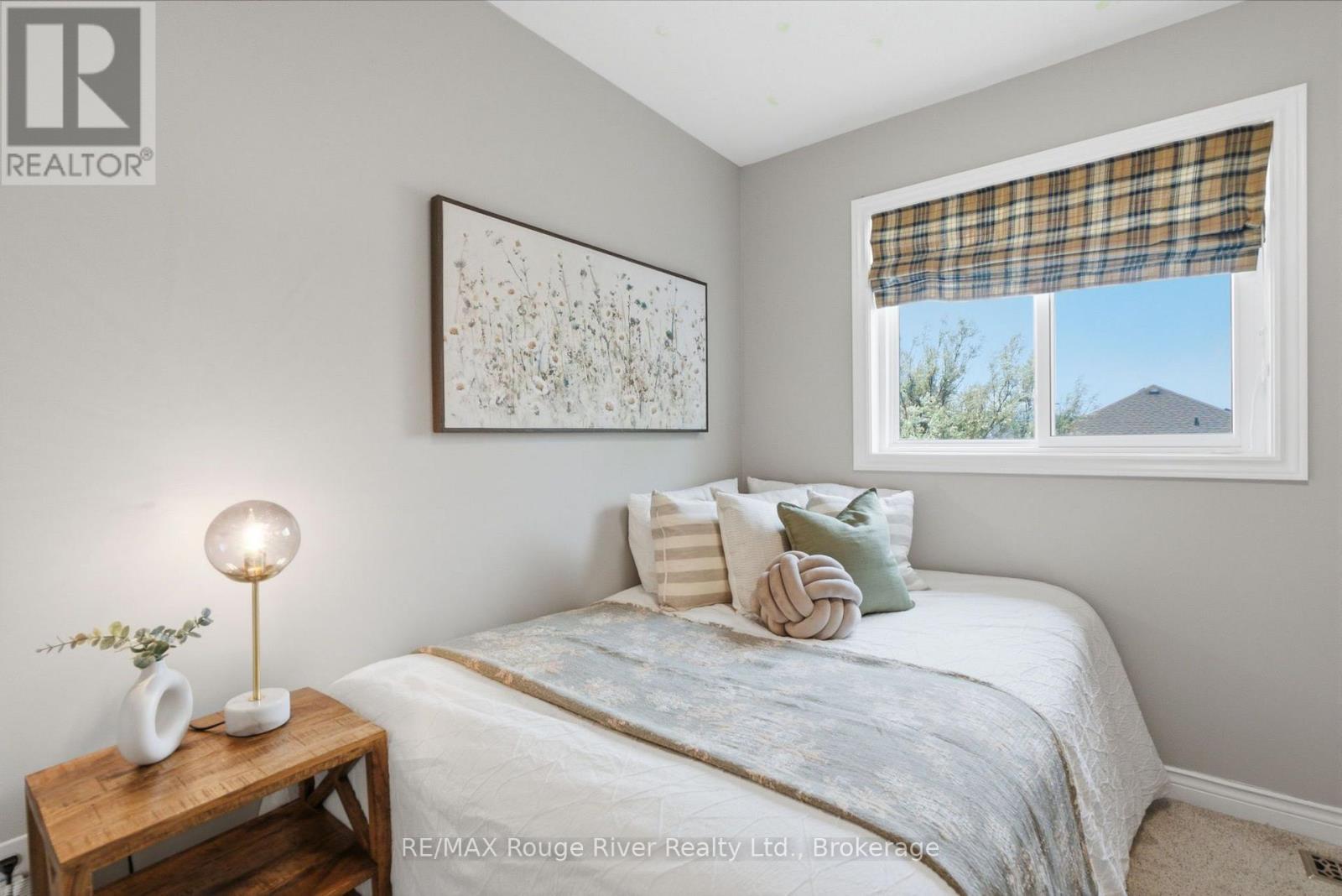 17 FLOREE STREET - Image 35