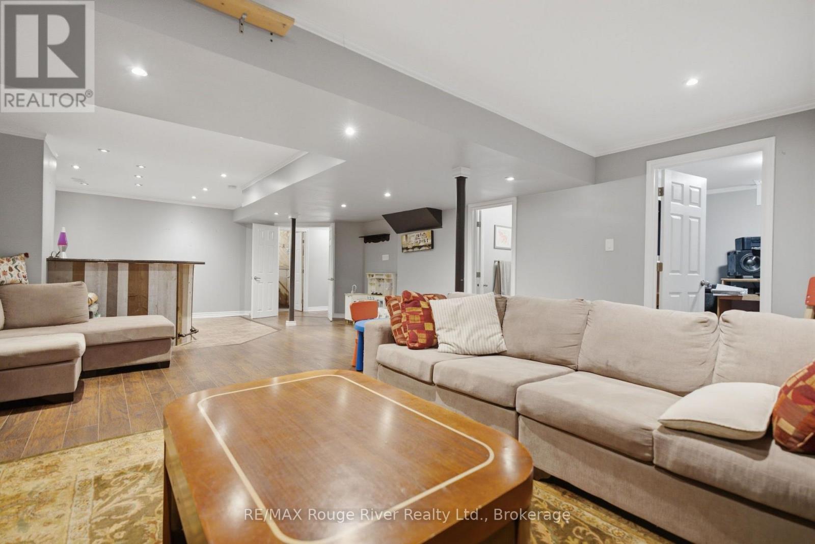 17 FLOREE STREET - Image 44