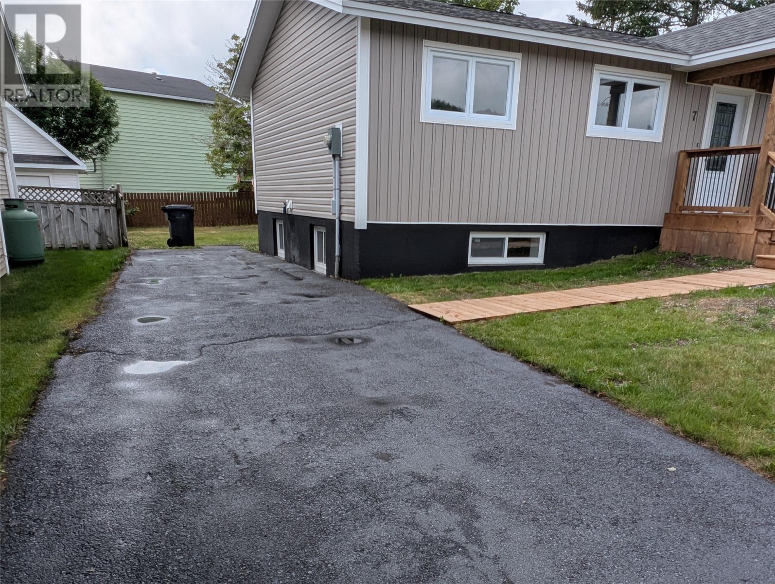 7 Norman Drive - 7