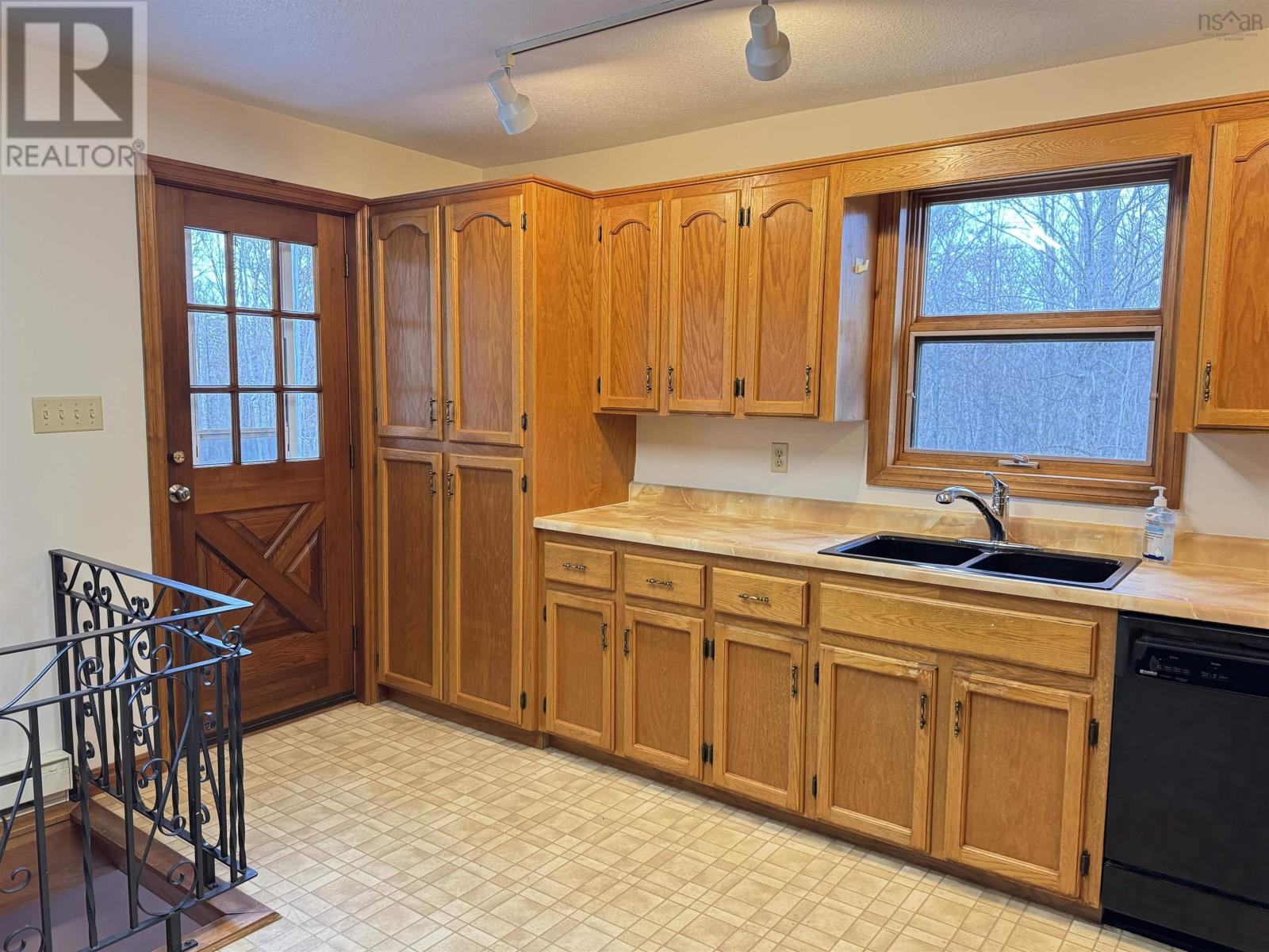 367 East Torbrook Road - 16