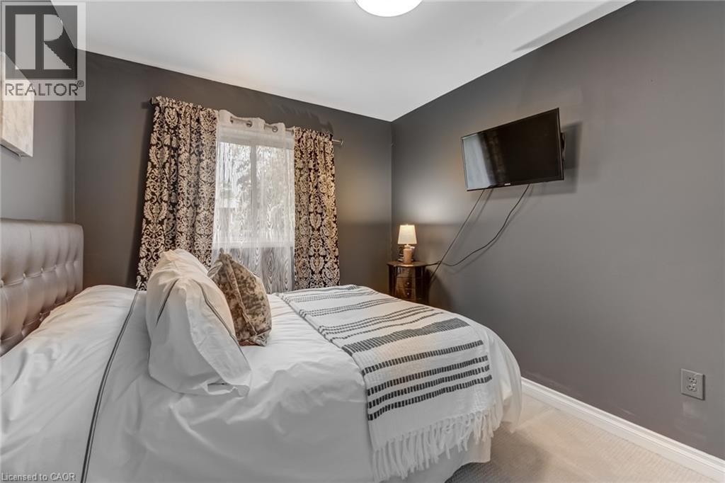 #48 2825 GANANOQUE Drive - 24