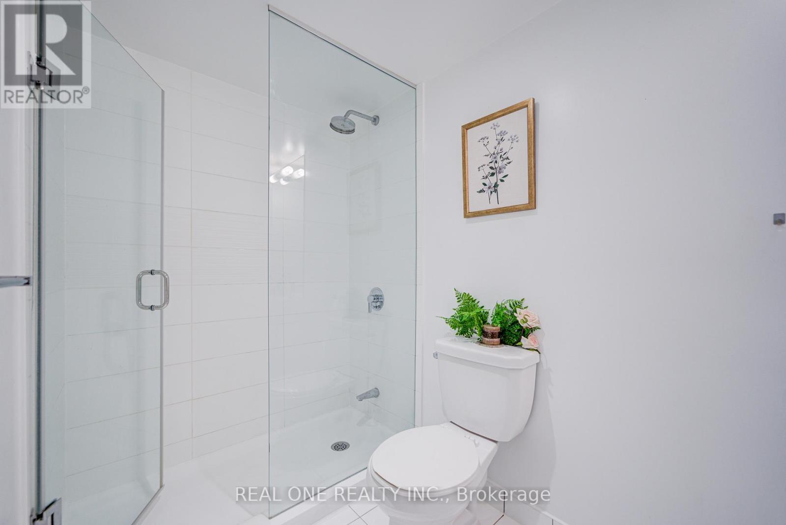#727 10 CAPREOL COURT - 17
