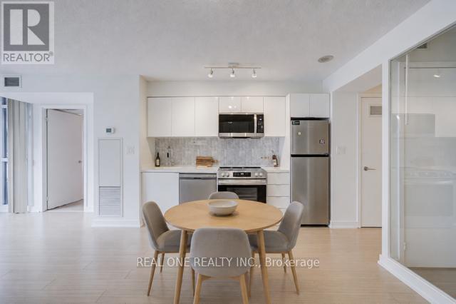 #727 10 CAPREOL COURT - 8