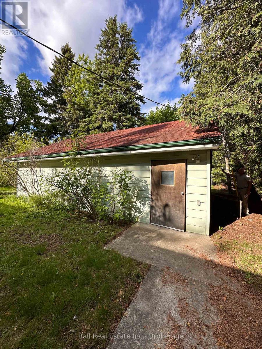 10 ARTHUR AVENUE - 4