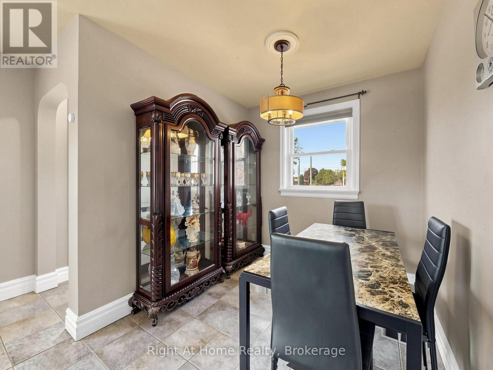 536 BARBARA STREET - 12