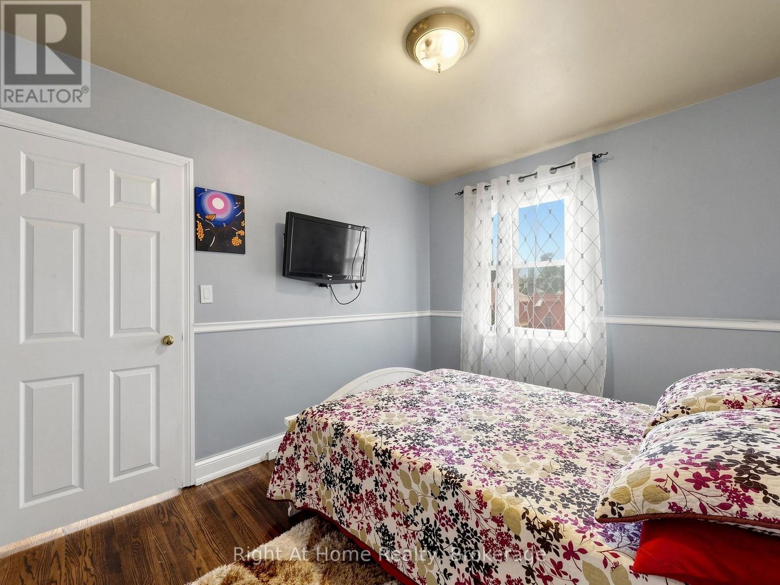 536 BARBARA STREET - 17