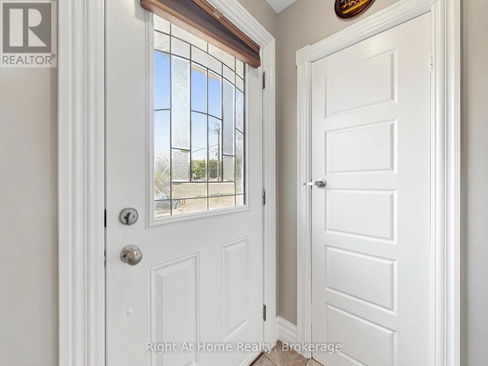 536 BARBARA STREET - 23
