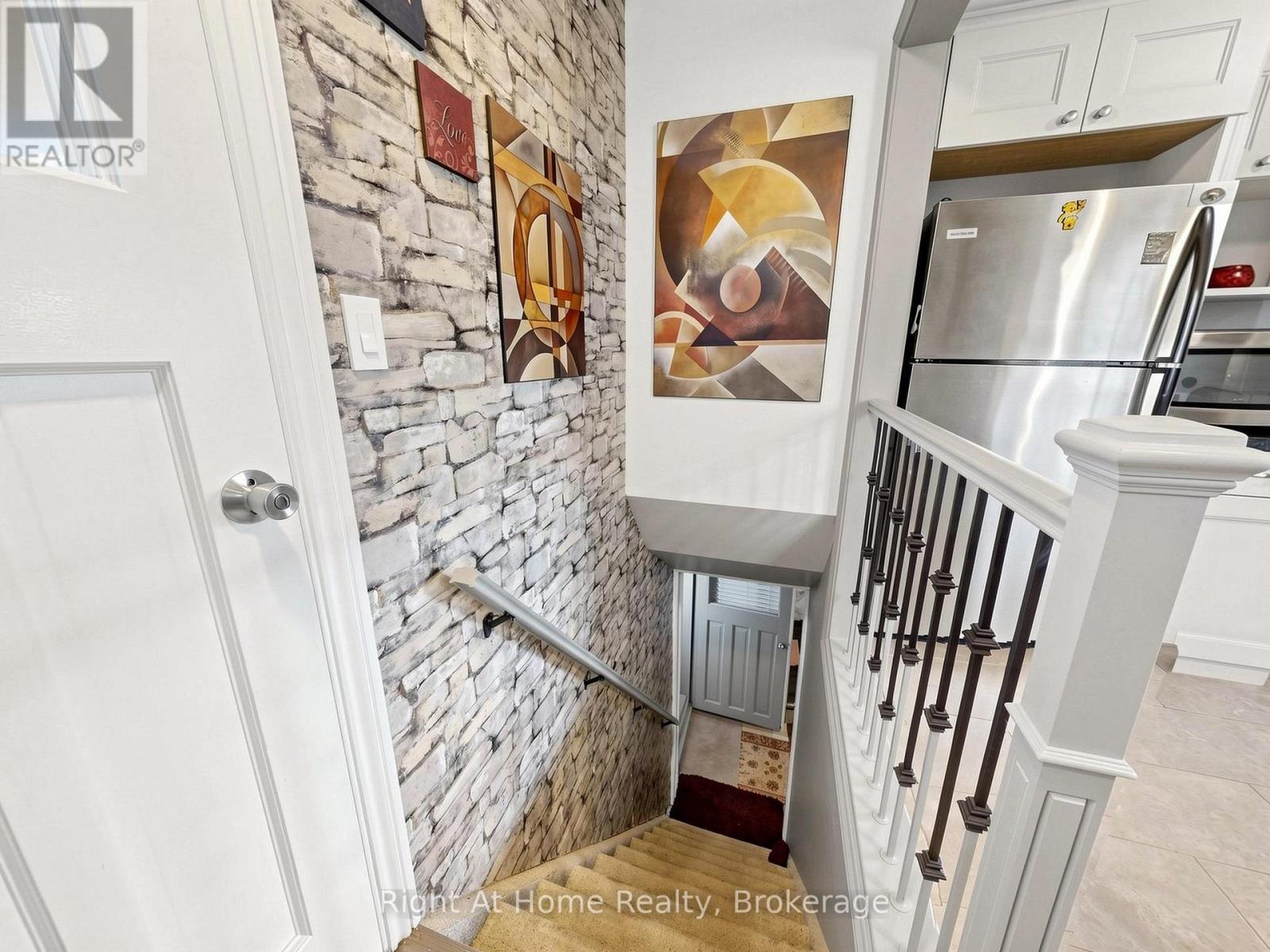 536 BARBARA STREET - 24