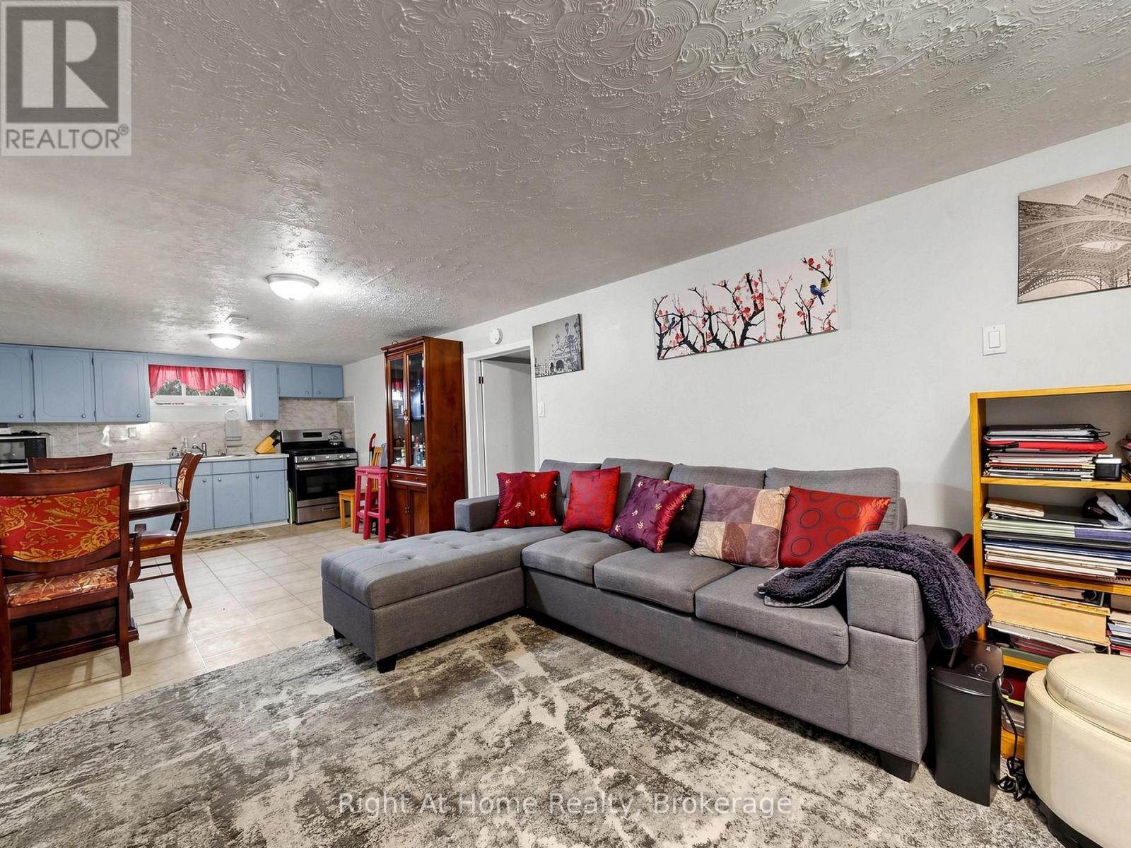 536 BARBARA STREET - 25
