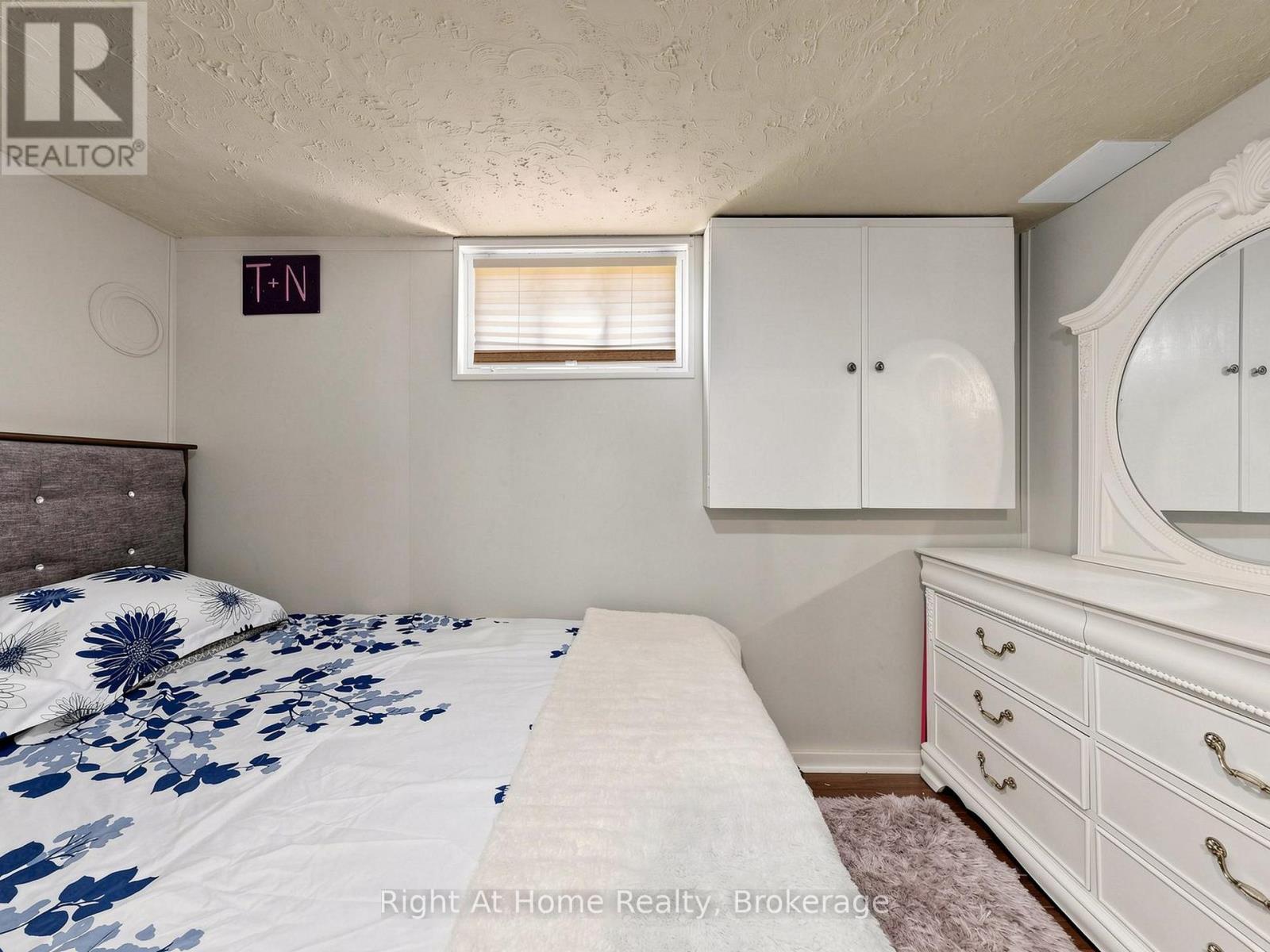 536 BARBARA STREET - 37