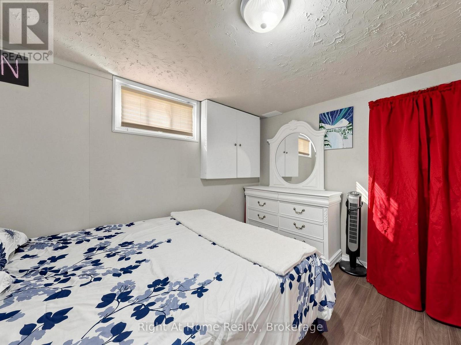 536 BARBARA STREET - 38
