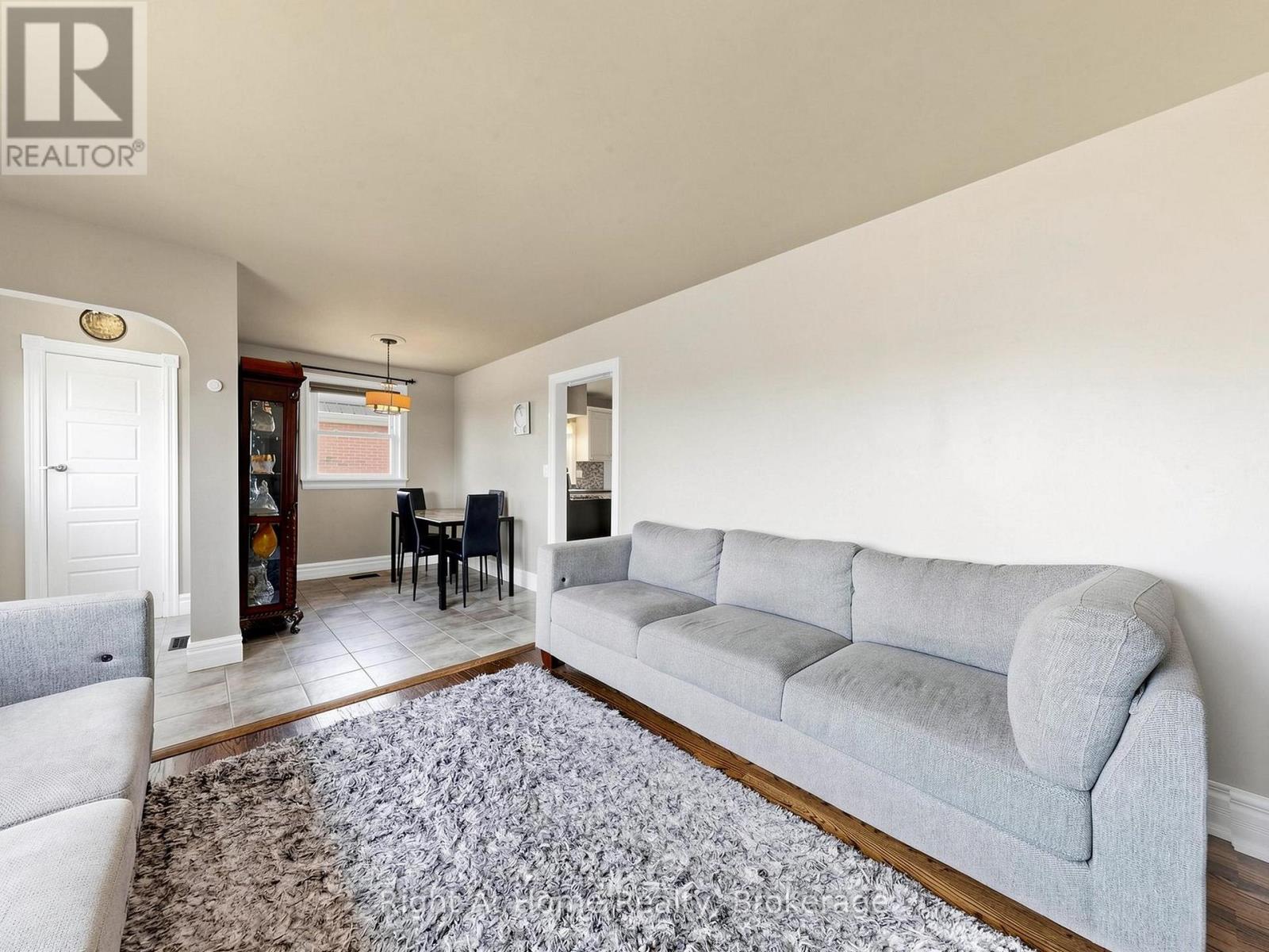 536 BARBARA STREET - 5