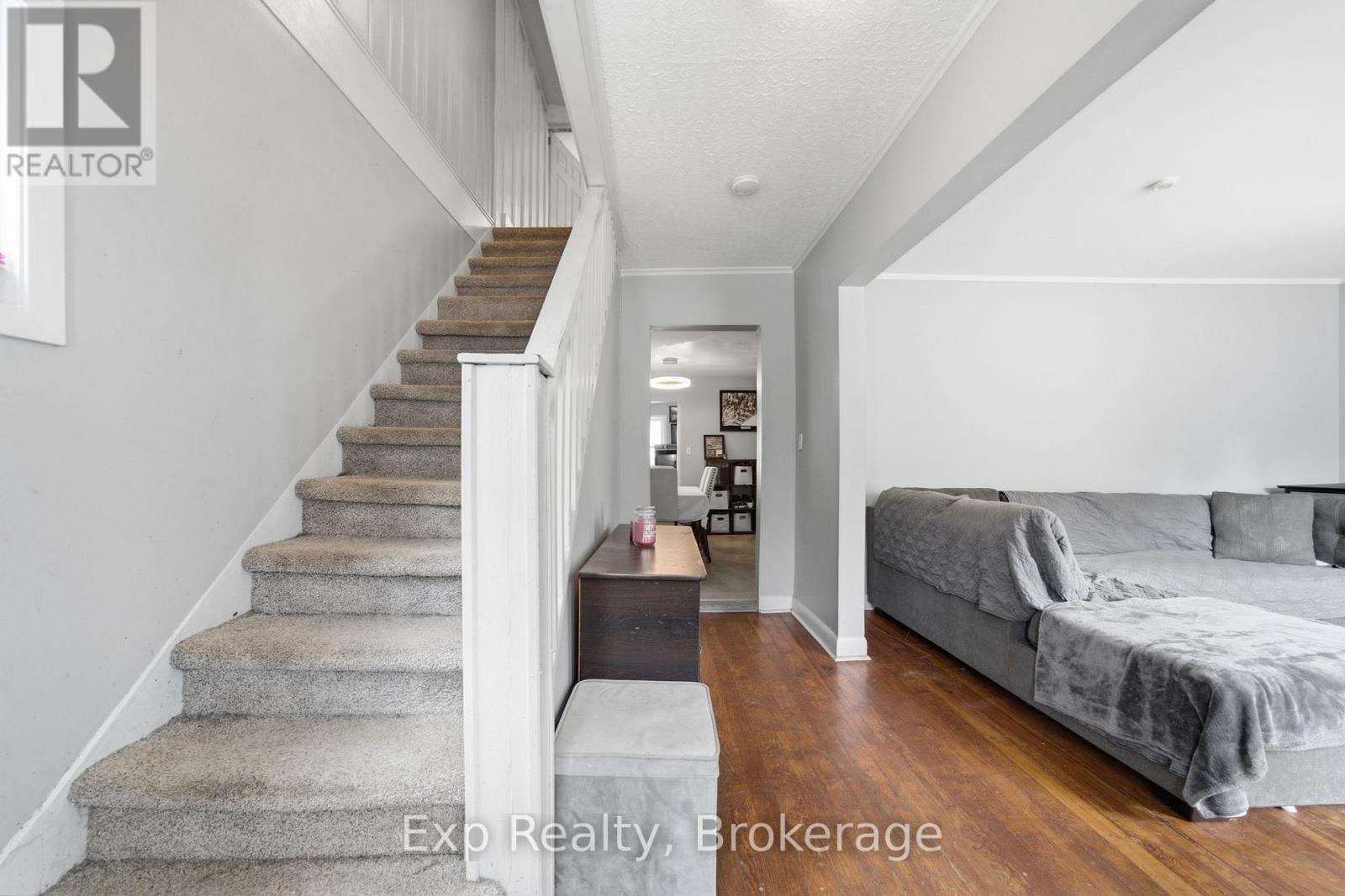 18 CHARLOTTE STREET - 5