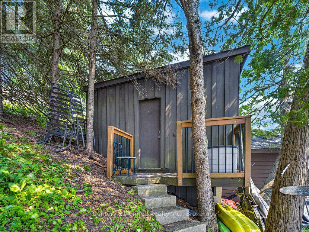 24 BEDWELL DRIVE - 43