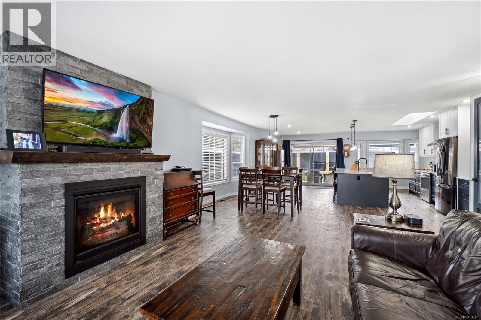 874 Aberdeen Dr - 2